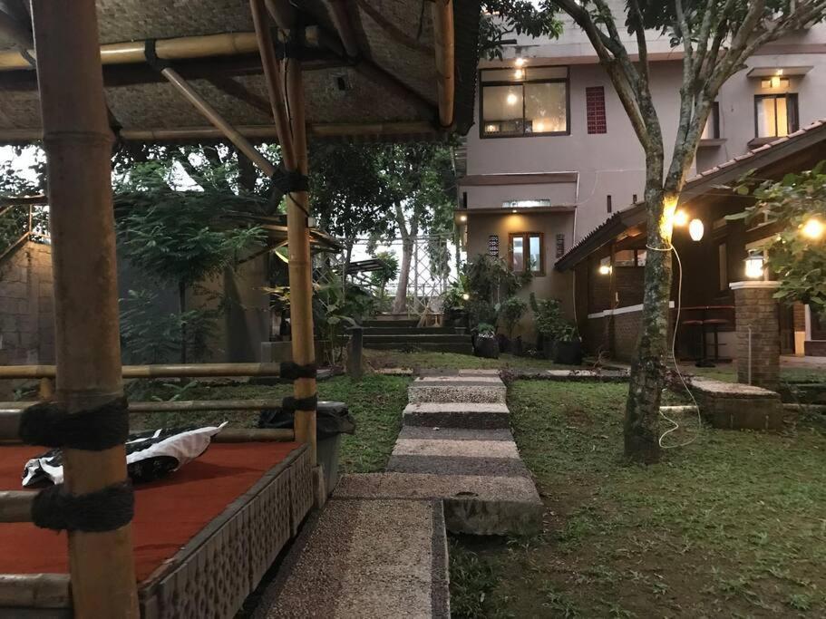 Villa Naumi บันดุง ภายนอก รูปภาพ