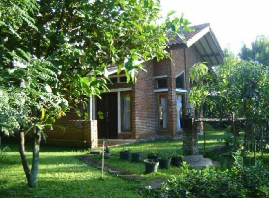 Villa Naumi บันดุง ภายนอก รูปภาพ
