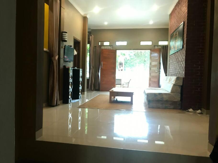 Villa Naumi บันดุง ภายนอก รูปภาพ